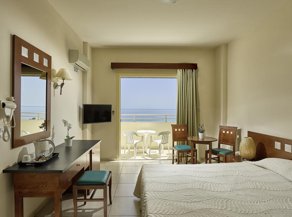 Iris Beach Hotel Protarász Kültér fotó