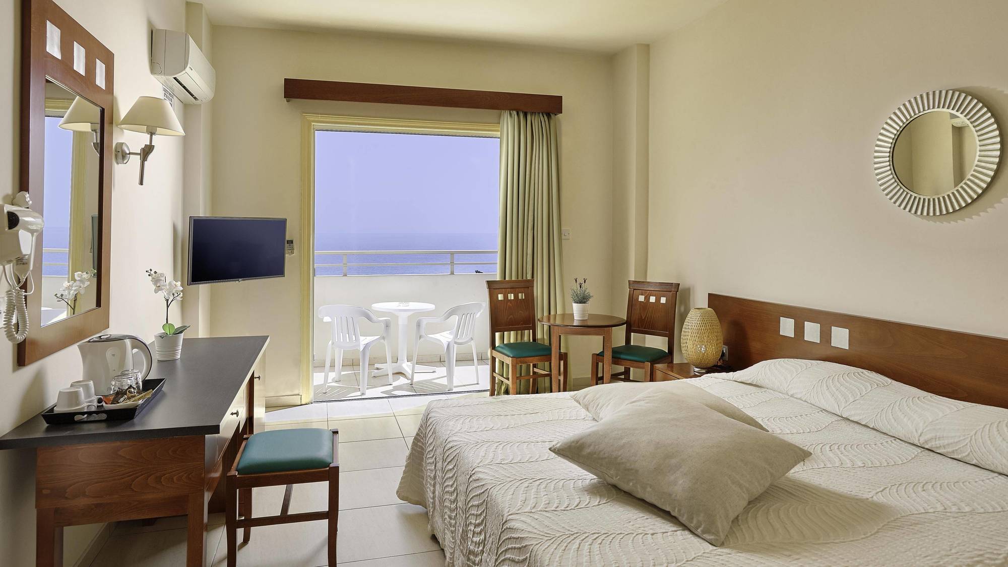 Iris Beach Hotel Protarász Kültér fotó