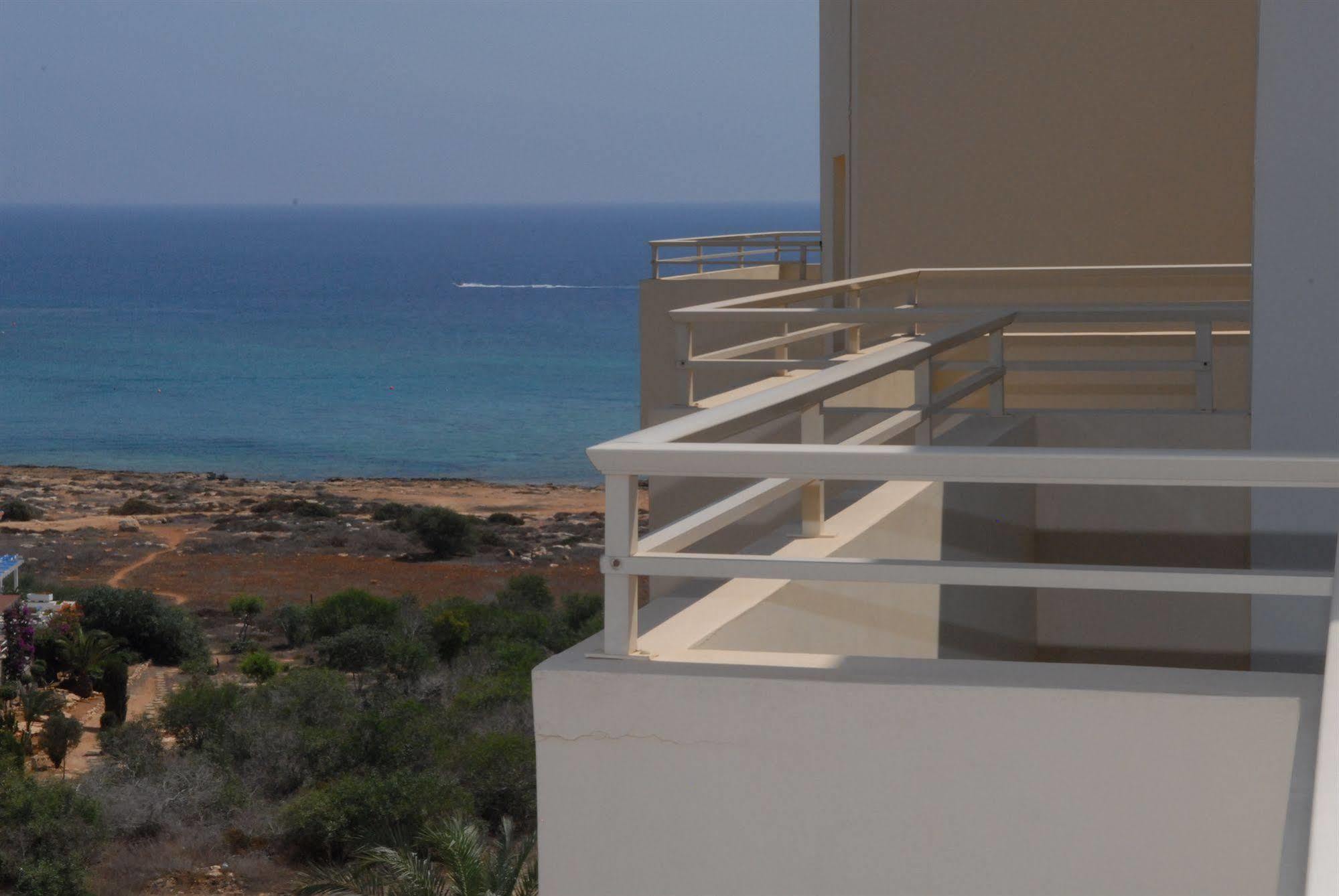 Iris Beach Hotel Protarász Kültér fotó