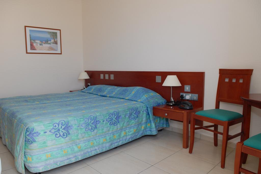 Iris Beach Hotel Protarász Szoba fotó